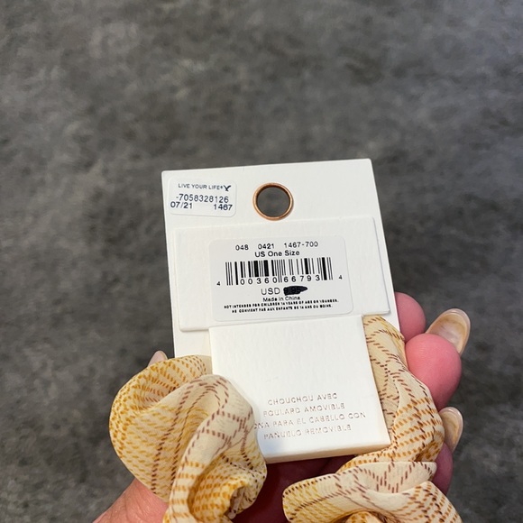 American Eagle scrunchie - Picture 4 of 4